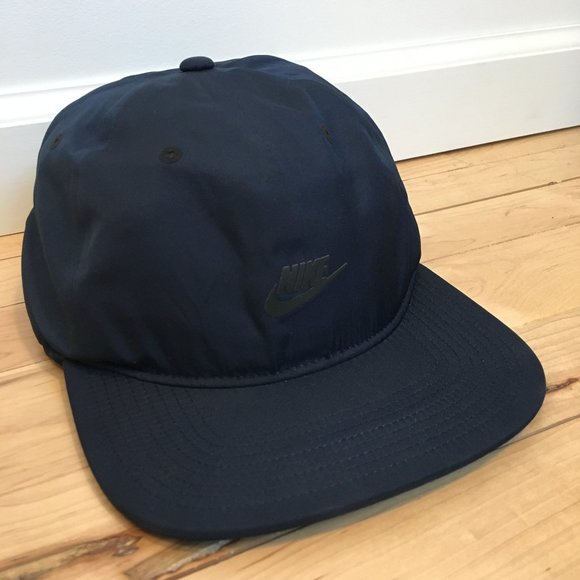 nike workout cap